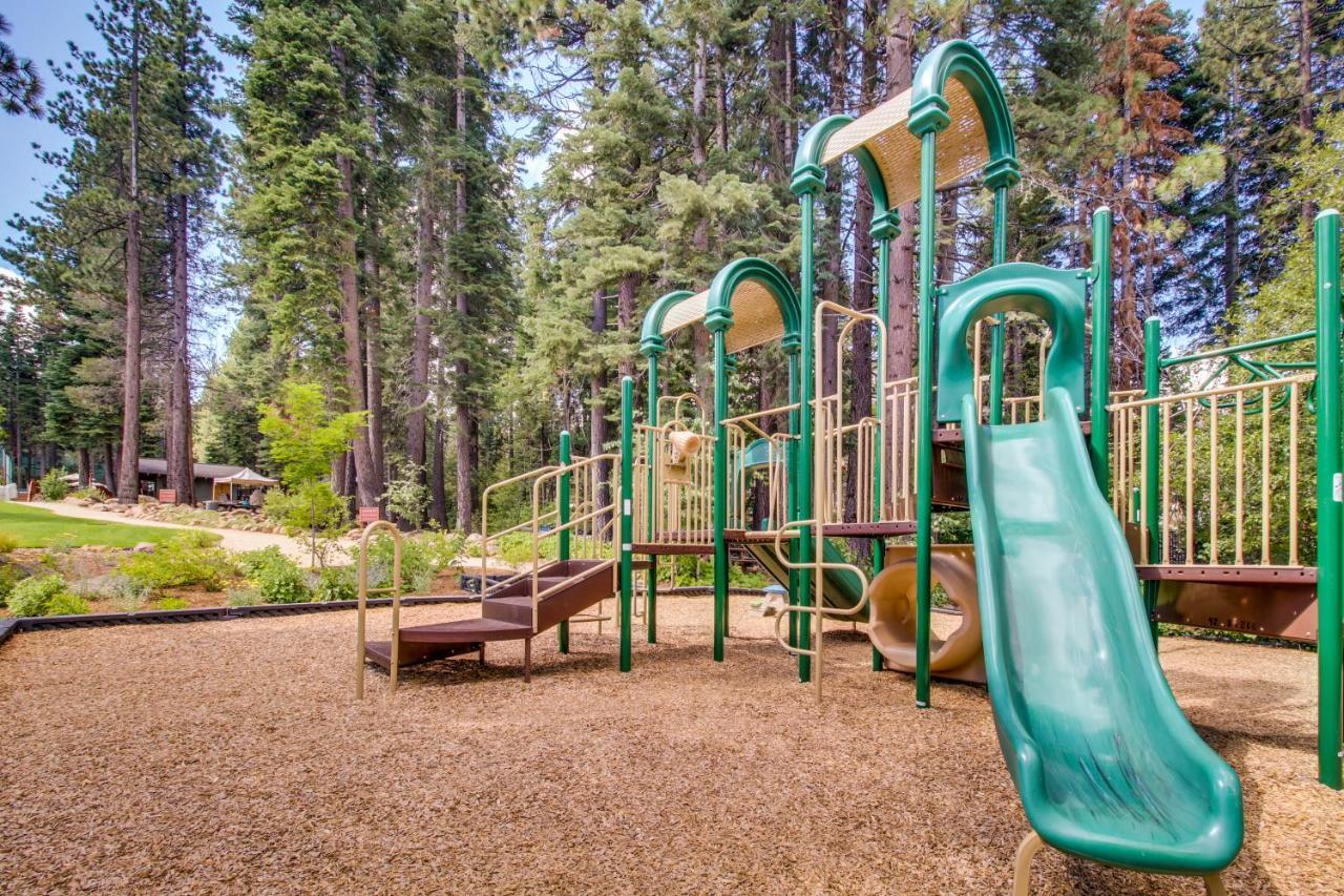 Starry Aspen Grove Hotel Truckee Exterior photo